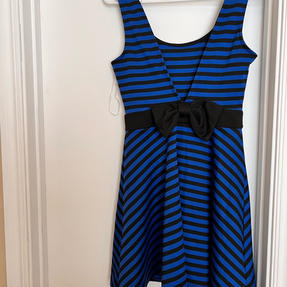Super cute blue and black short backless dress
